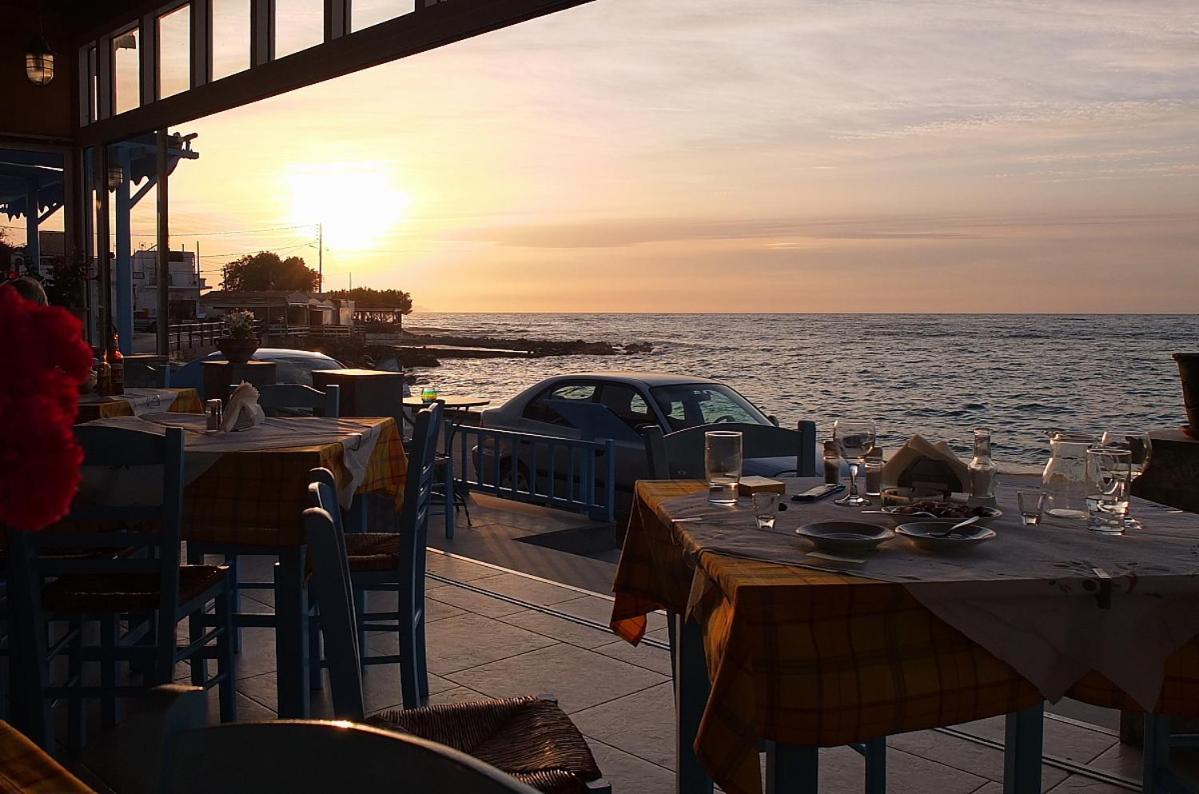 Socrates Apartmens & Restaurant Milatos Bagian luar foto
