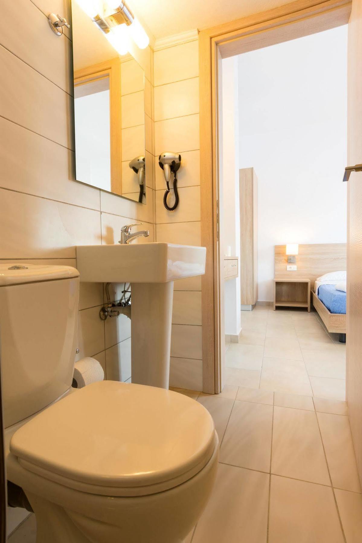 Socrates Apartmens & Restaurant Milatos Bagian luar foto