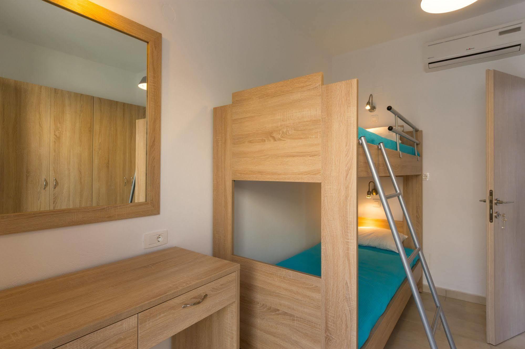 Socrates Apartmens & Restaurant Milatos Bagian luar foto