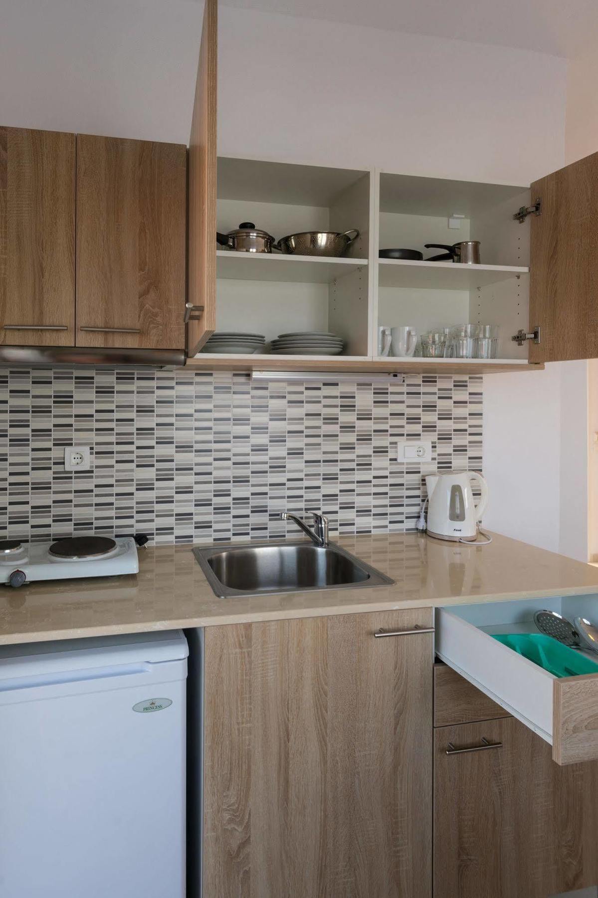 Socrates Apartmens & Restaurant Milatos Bagian luar foto