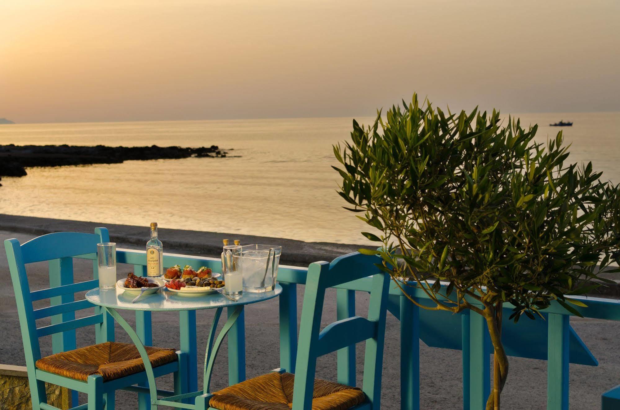 Socrates Apartmens & Restaurant Milatos Bagian luar foto